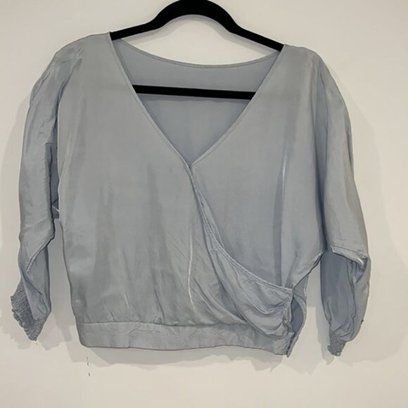 Aritzia Babaton Blue Welsch Reversible Crinked Cropped Blouse size Small - Picture 4 of 10
